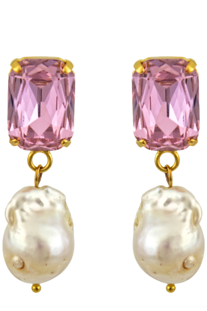 The Julie Stud earrings in the colour pearl and pink from the brand MAYOL Jewelry