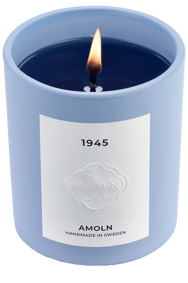 The 1945 9,5 oz / 270 g Candle from the brand AMOLN