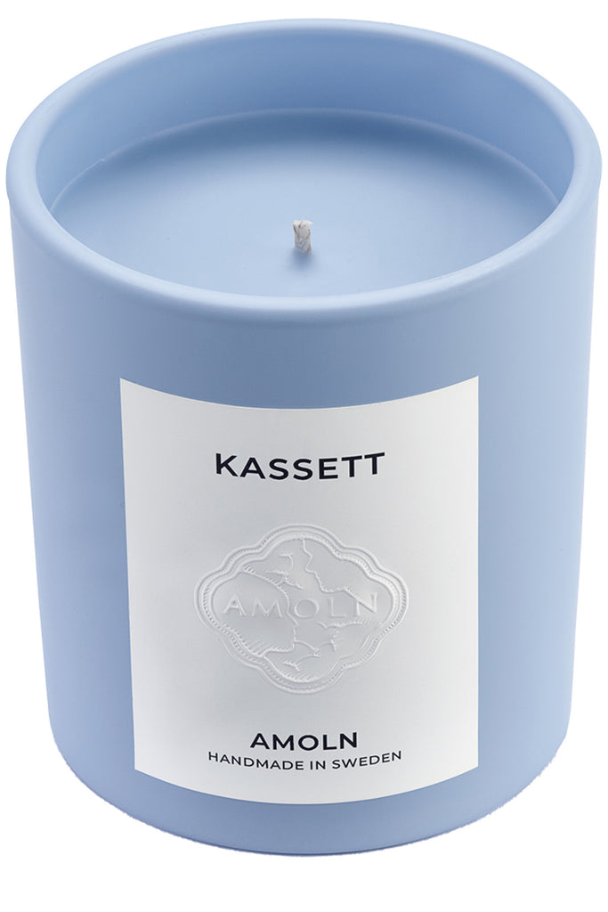 The Kassett 9,5 oz / 270 g Candle from the brand AMOLN
