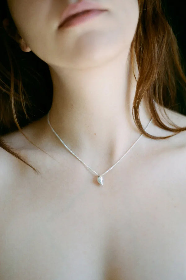 Venus Pearl Selyem nyaklánc Dobozlánccal 