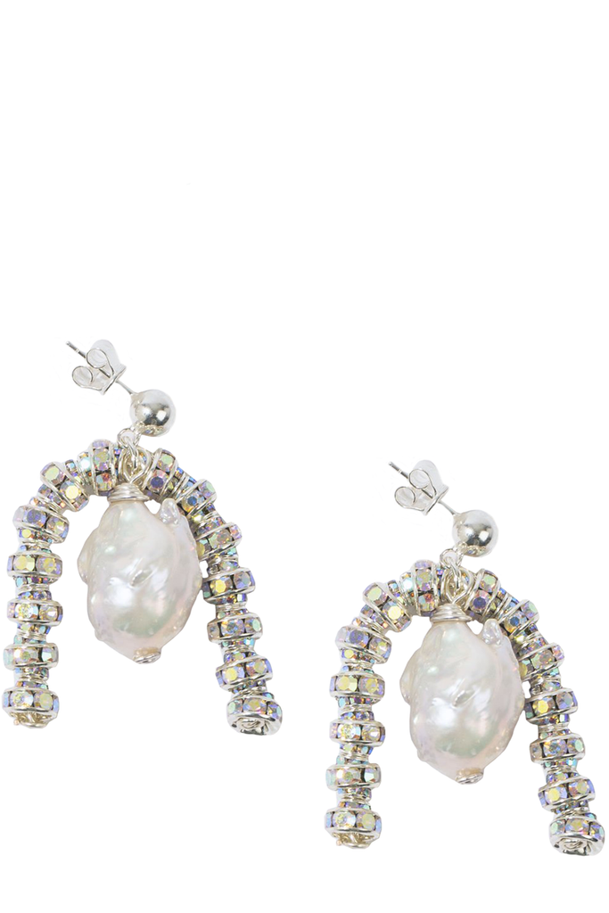 The Paris Baroque Oysters earrings in silver and pearl colours from the brand PEARL OCTOPUSS.Y